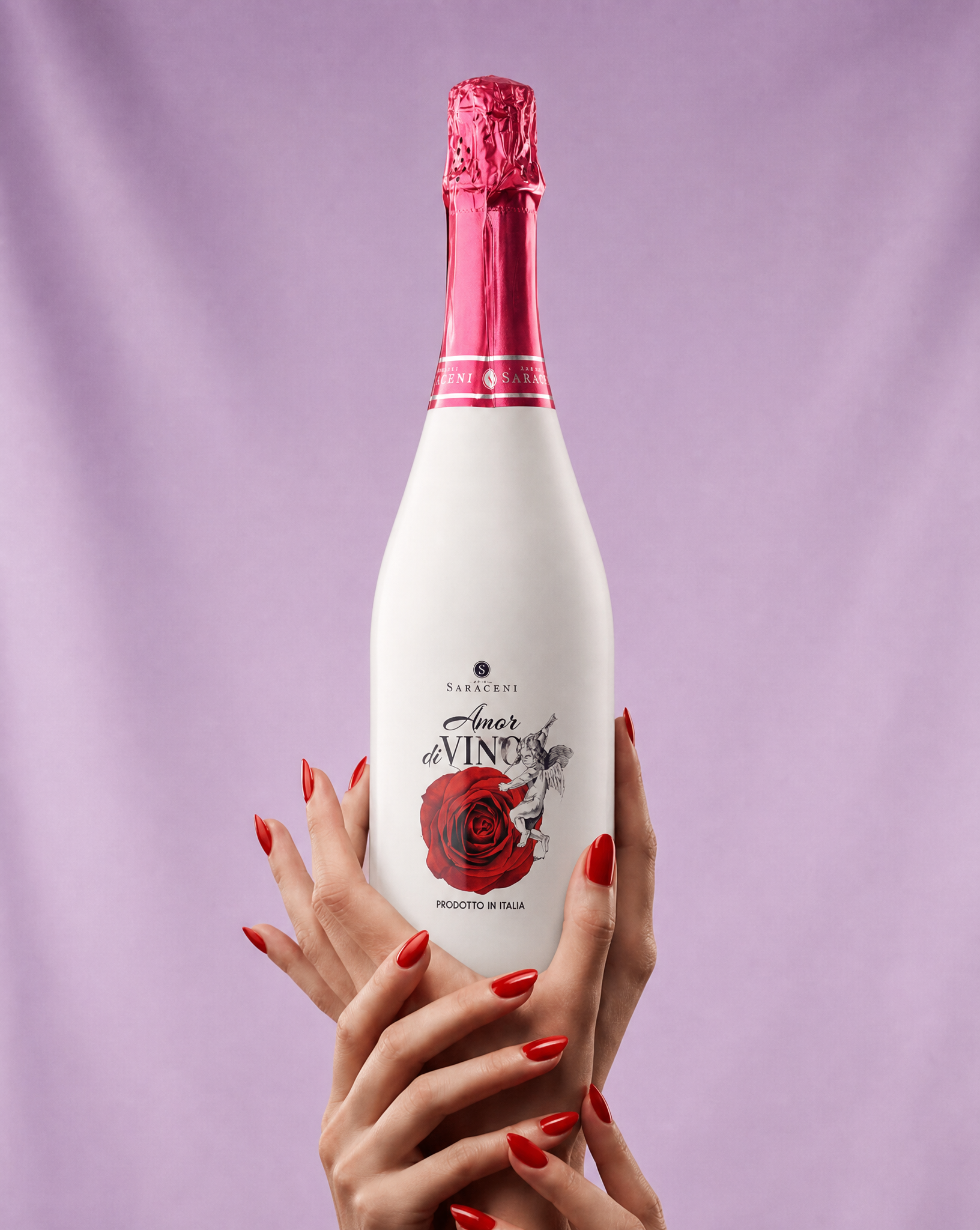 Amor diVino Pink Moscato — pink sparkling sweet Moscato wine, 750ml, Saraceni Wines (lifestyle image)