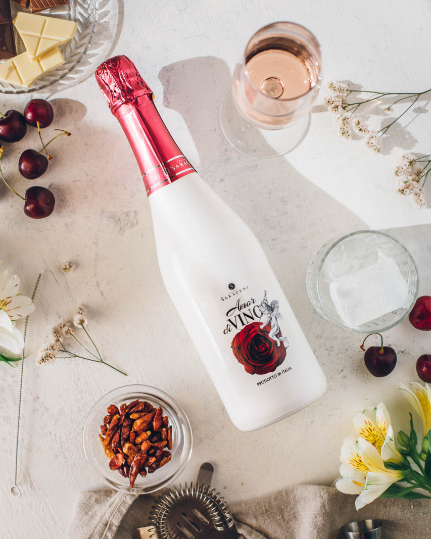 Amor diVino Pink Moscato — pink sparkling sweet Moscato wine, 750ml, Saraceni Wines (tasting notes visual)