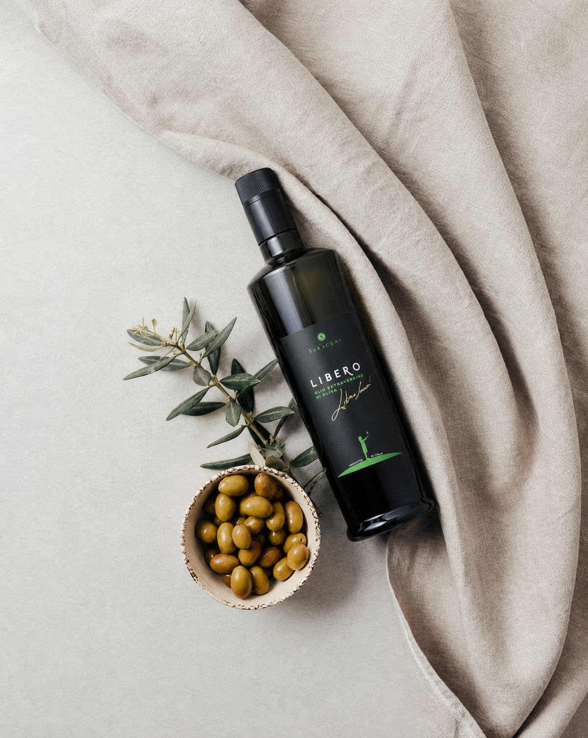 Libero EVOO — bright green extra virgin olive oil, cold-pressed and polyphenol rich, 500ml, Saraceni Wines (lifestyle image)