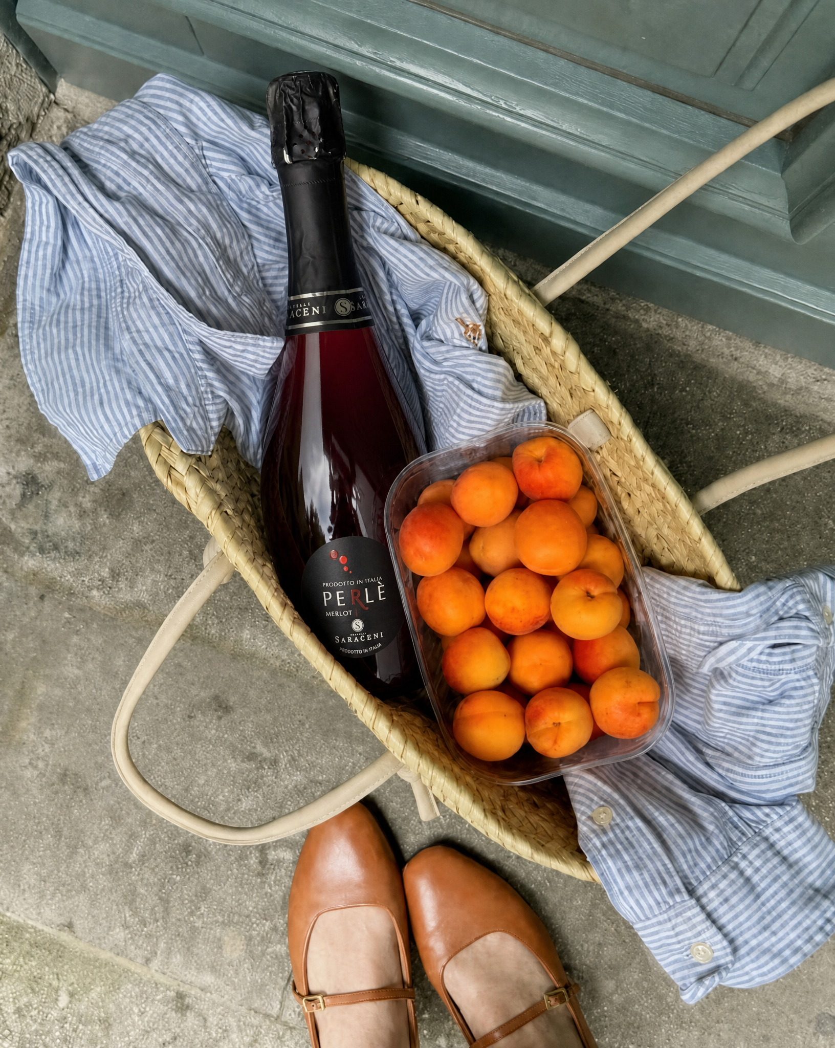 Perlé Sparkling Red — purple red extra-dry sparkling red wine, 750ml, Saraceni Wines (lifestyle image)
