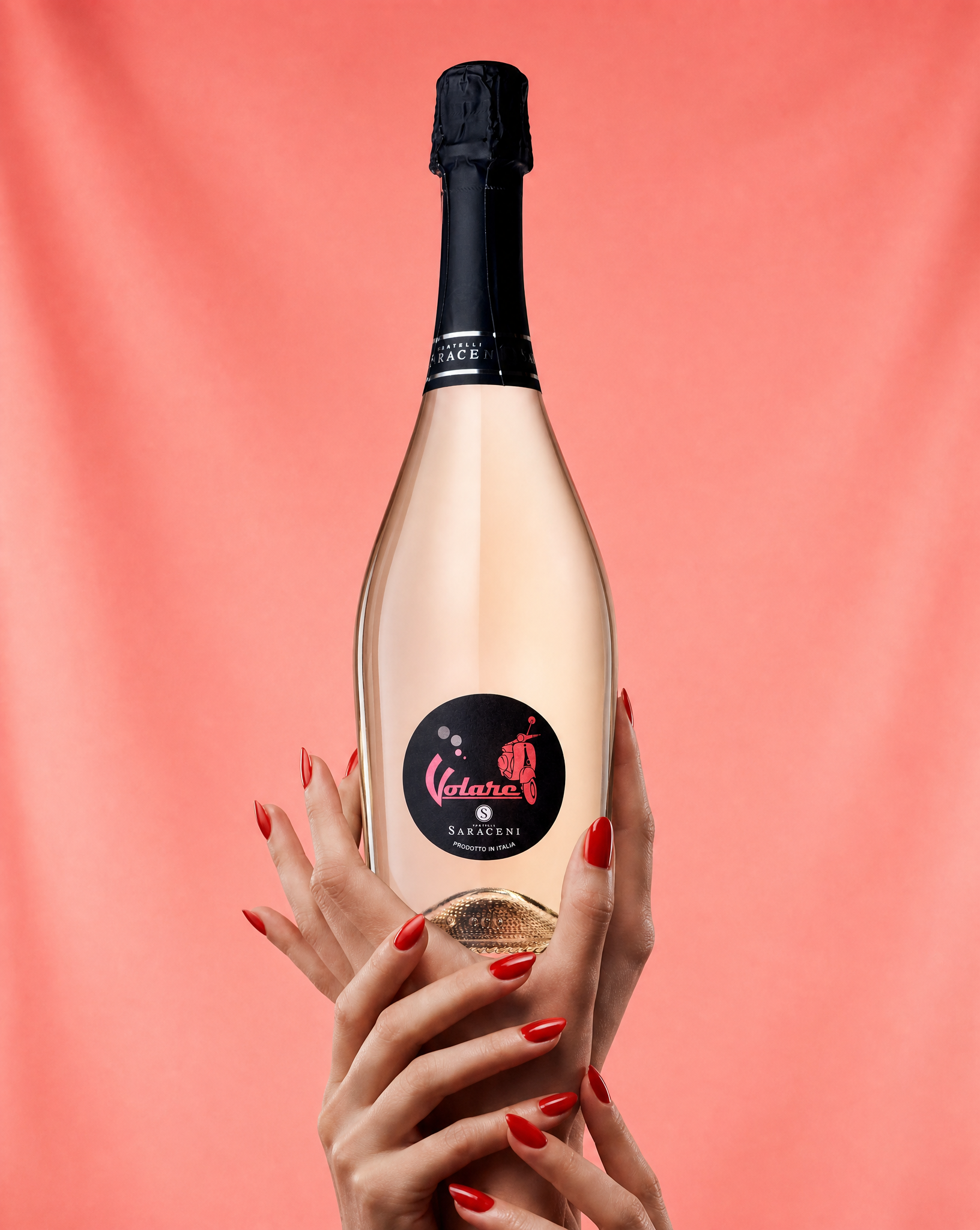 Volare Pink Grapefruit — straw yellow sparkling medium-sweet wine with pink reflections, 750ml, Saraceni Wines (lifestyle image)