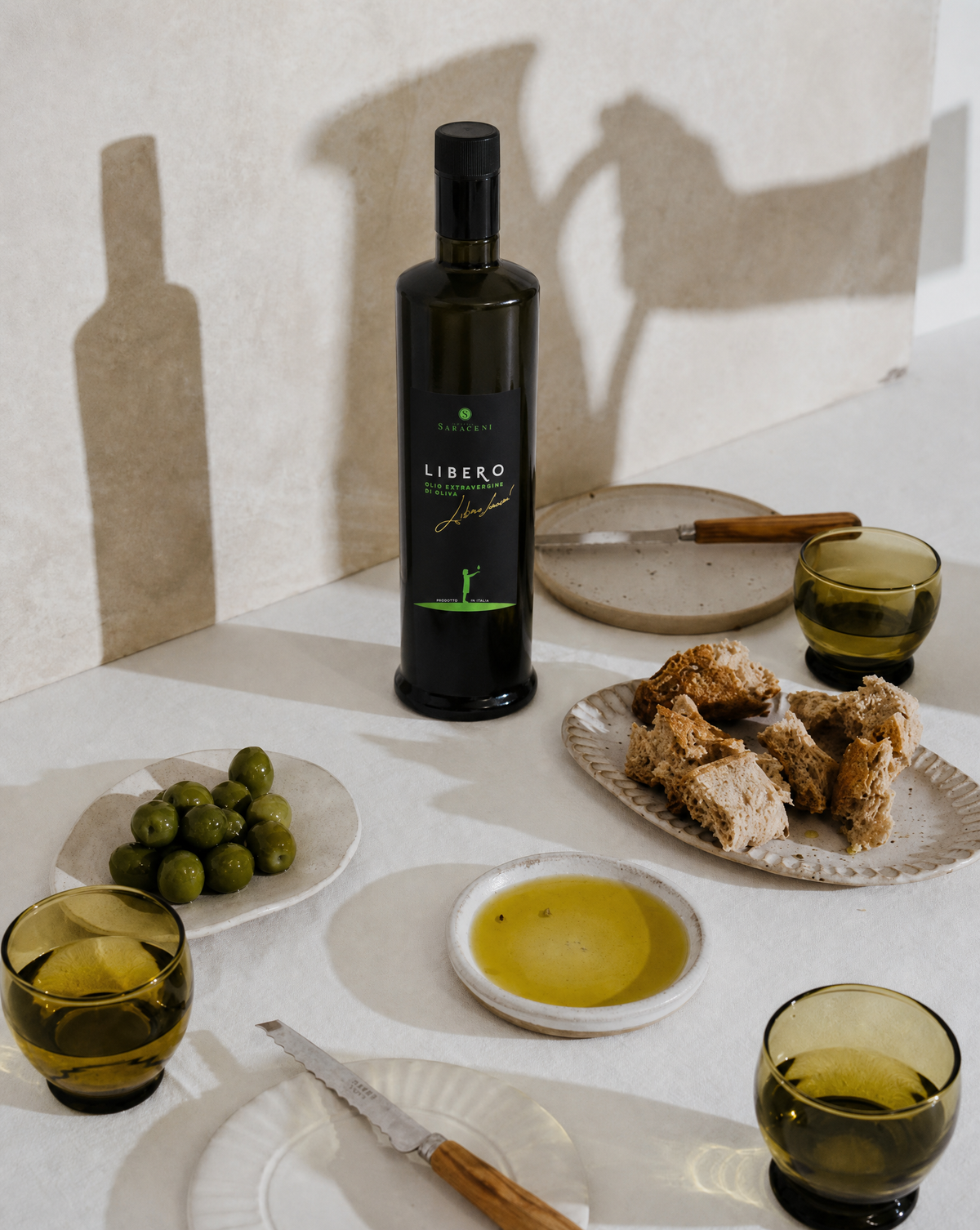 Libero EVOO — bright green extra virgin olive oil, cold-pressed and polyphenol rich, 500ml, Saraceni Wines (tasting visual)
