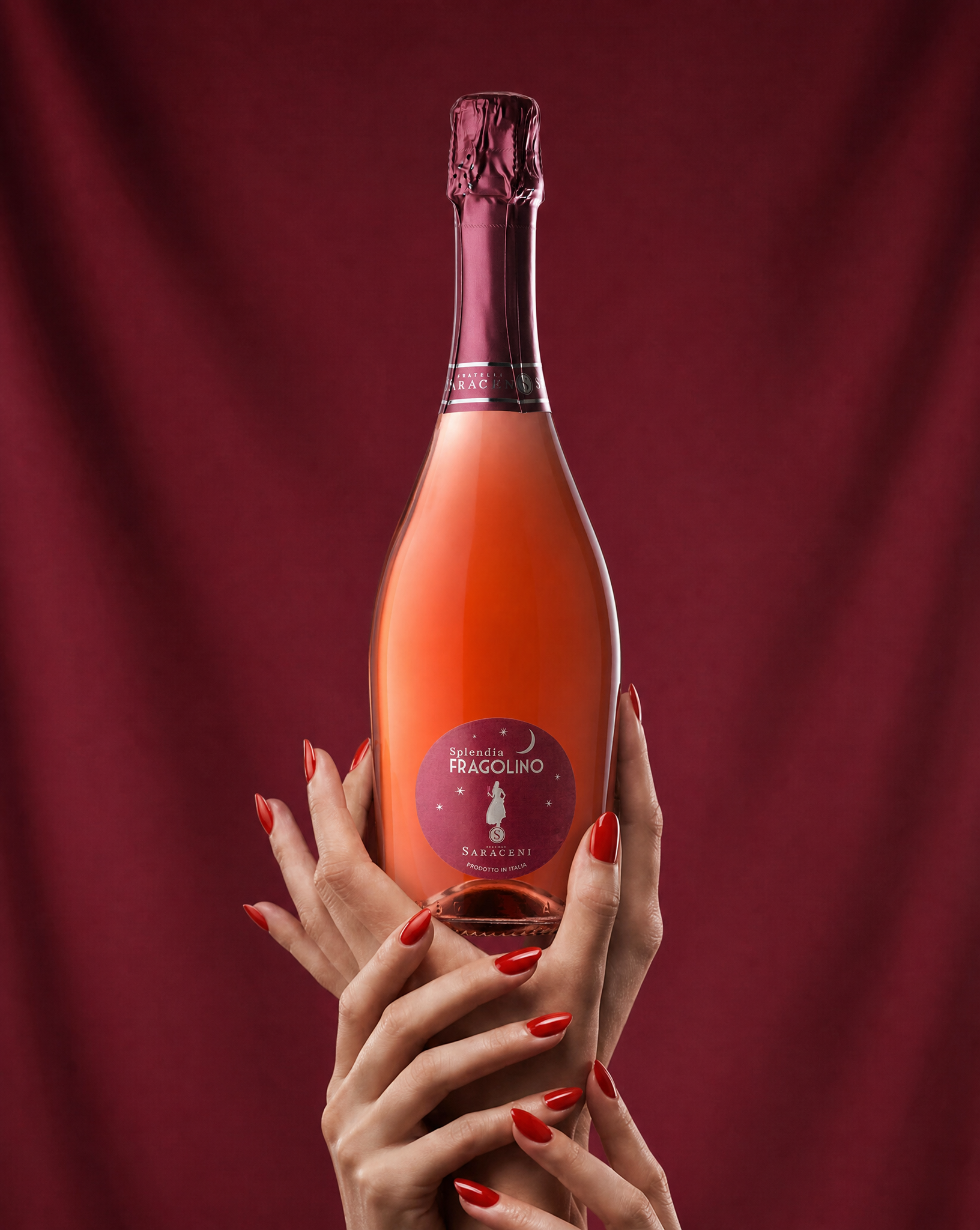 Splendia Fragolino — bright red sparkling sweet wine, 750ml, Saraceni Wines (lifestyle image)